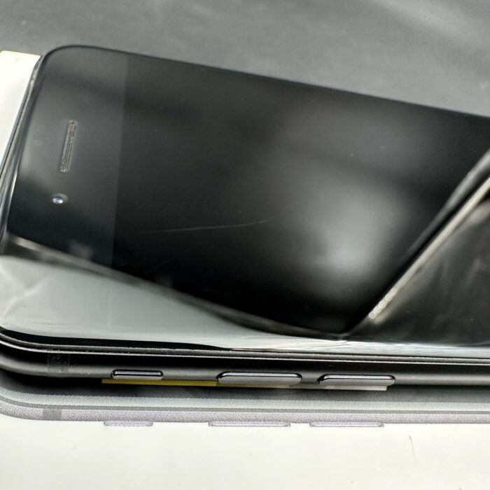 iPhone SE (2nd Gen) 128GB Black - Image 9