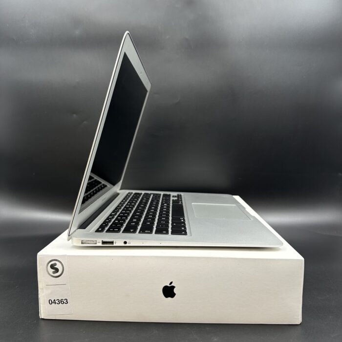 Macbook Air 13" 2017 1.8Ghz | 128GB SSD | 8GB Ram | Core i5 Silver - Image 4