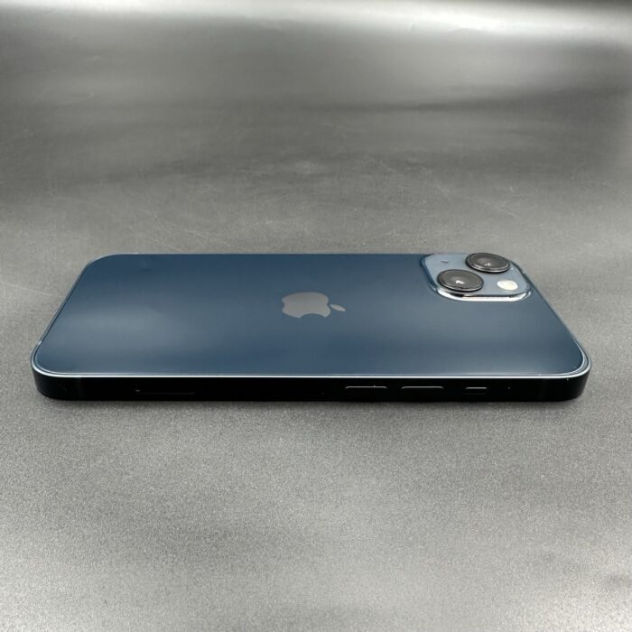iPhone 13 128GB Midnight - Image 4