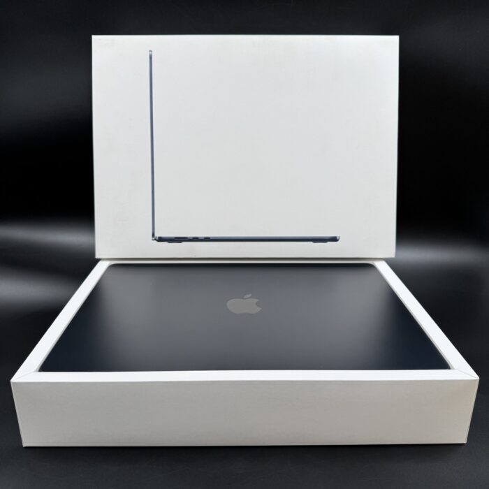 Macbook Air M3 15” 16GB Ram 512GB Midnight - Image 2