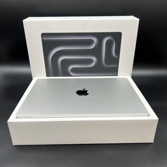 Macbook Pro 14" M3 | 8GB | 1TB | Silver - Image 2