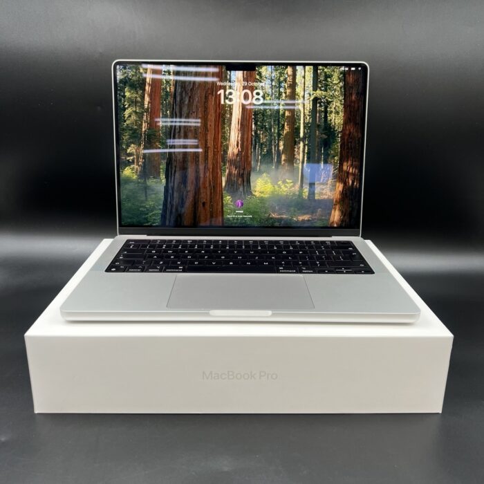 Macbook Pro 14" M3 | 8GB | 1TB | Silver - Image 7