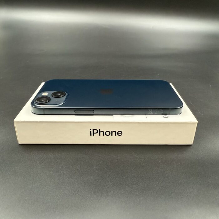 iPhone 13 128GB Midnight - Image 3
