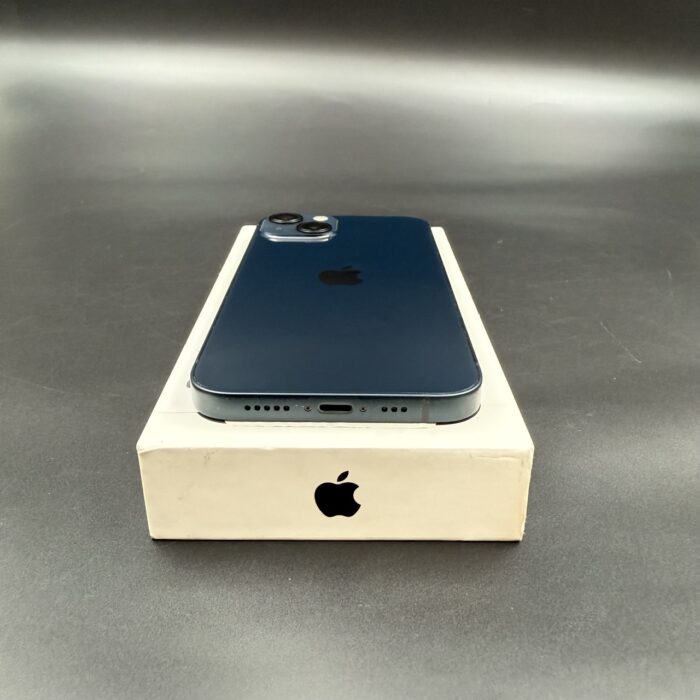 iPhone 13 128GB Midnight - Image 4