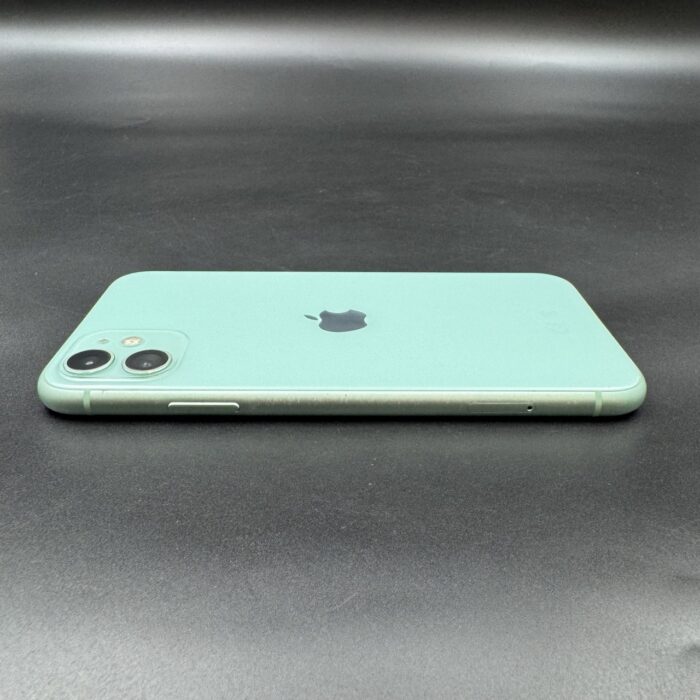 iPhone 11 128GB Green - Image 2