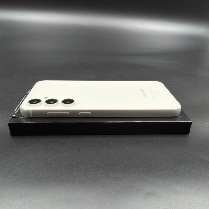 Samsung Galaxy S23FE 256GB Cream - Image 3