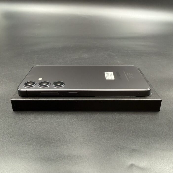 Samsung Galaxy S24 256GB Phantom Black - Image 3