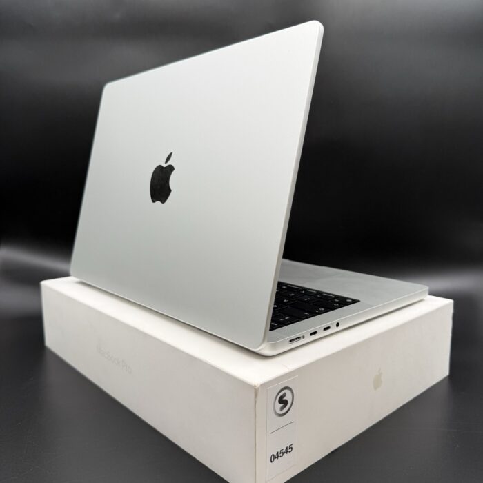 Macbook Pro 14" M3 | 8GB | 512GB | Silver - Image 3