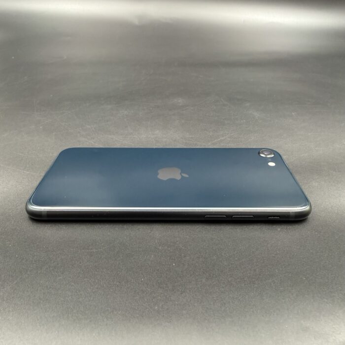 iPhone SE (3rd generation) 64GB Midnight - Image 4