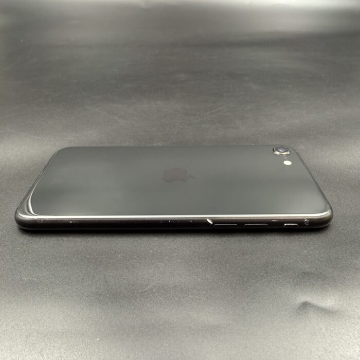 iPhone SE (2nd Gen) Black - Image 4
