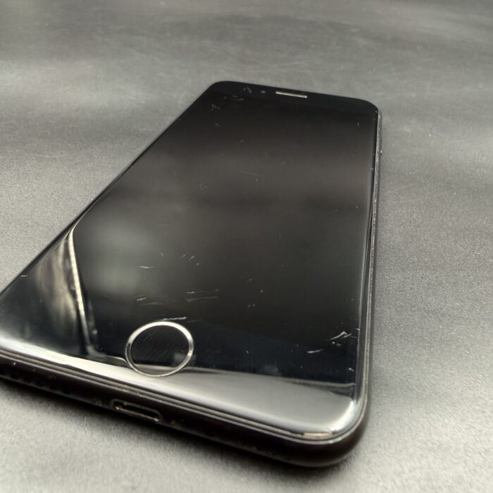 iPhone SE (2nd Gen) Black - Image 8