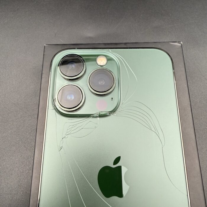 iPhone 13 Pro 128GB Alpine Green (Cracked Back) - Image 9