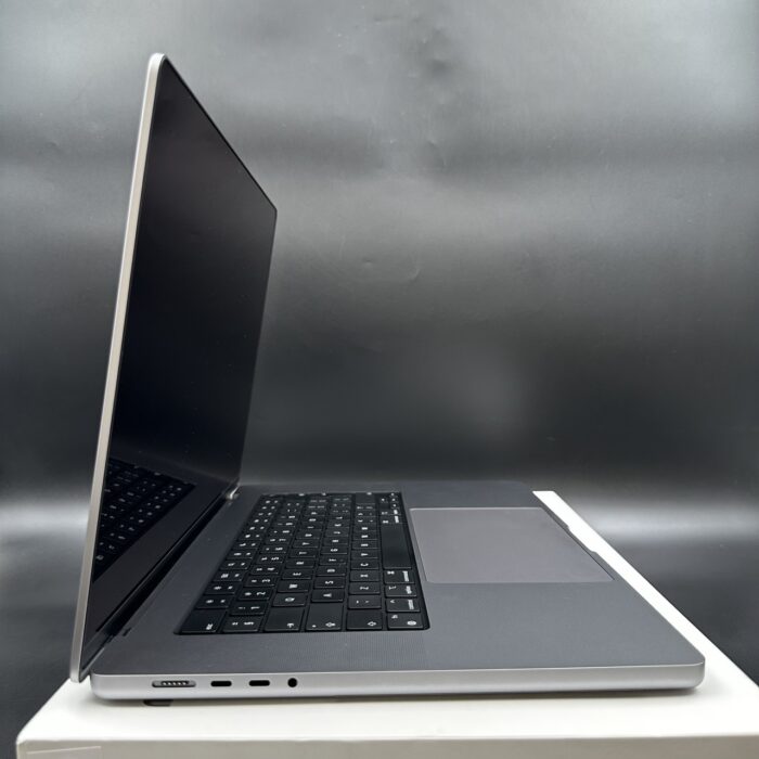 MacBook Pro 16" M2 Pro Chip 16GB Ram 1TB Space Grey - Image 4