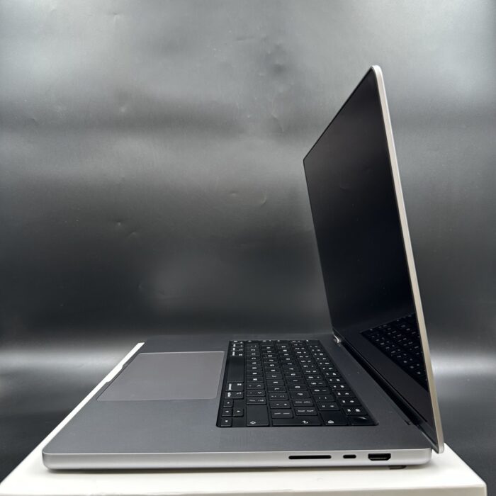 MacBook Pro 16" M2 Pro Chip 16GB Ram 1TB Space Grey - Image 5