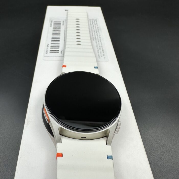 Samsung Galaxy Watch 7 40mm GPS Cream - Image 4