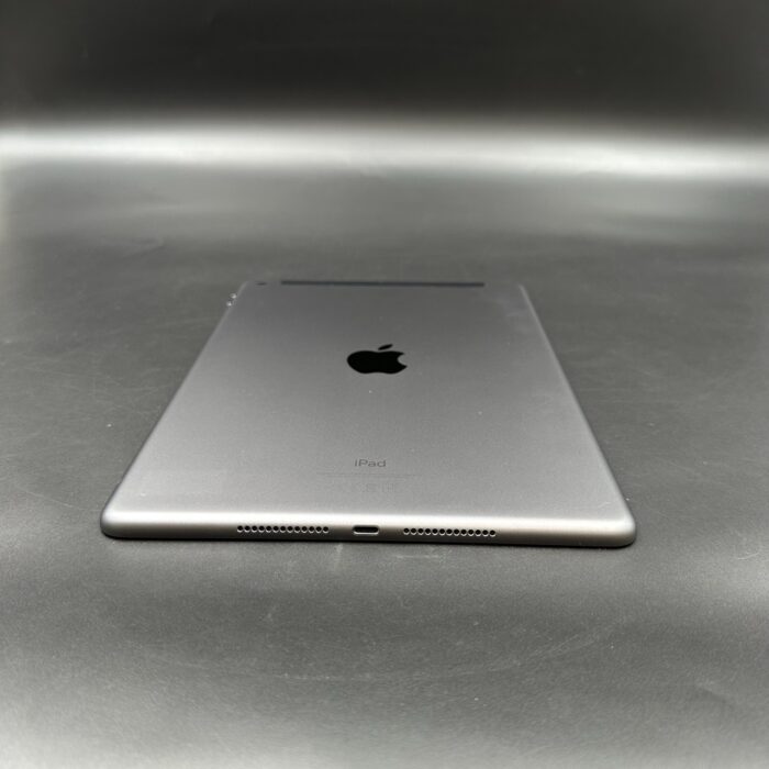 iPad 7th (Generation) 32GB Wifi + Cellular - Image 3