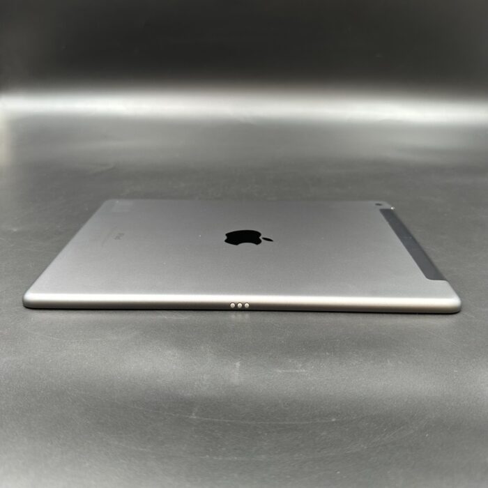 iPad 7th (Generation) 32GB Wifi + Cellular - Image 4