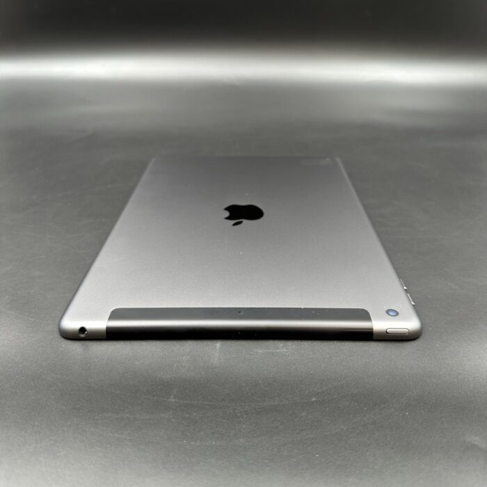 iPad 7th (Generation) 32GB Wifi + Cellular - Image 5