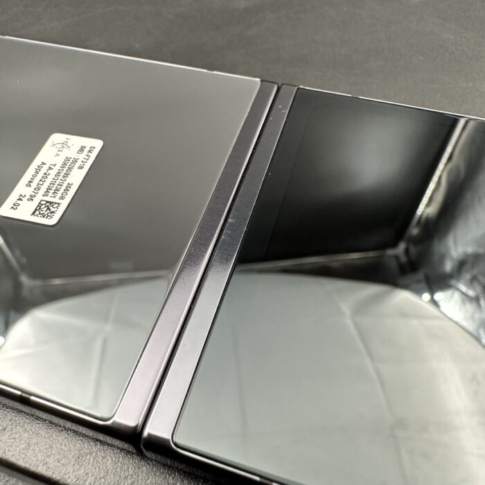 Samsung Z Flip 5 256GB Graphite - Image 6