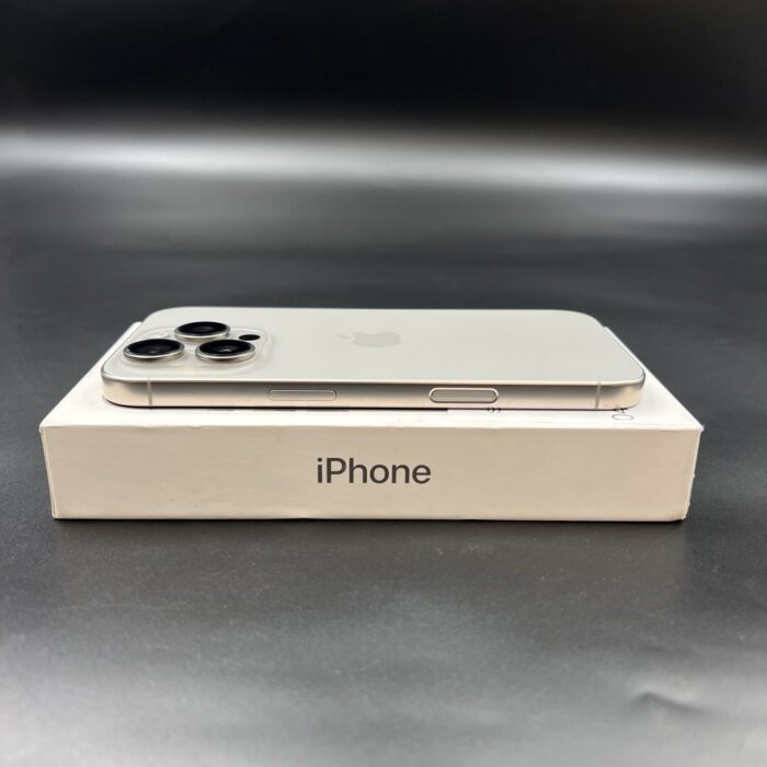 iPhone 16 Pro 256GB Natural Titanium - Image 3