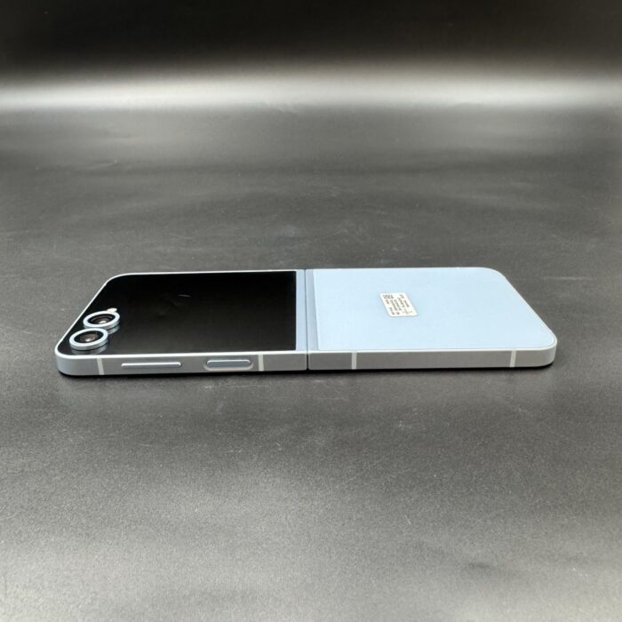 Samsung Galaxy Z Flip 6 256GB Blue - Image 3