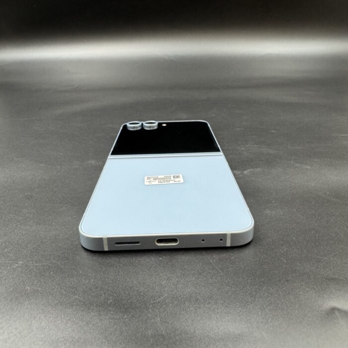Samsung Galaxy Z Flip 6 256GB Blue - Image 4