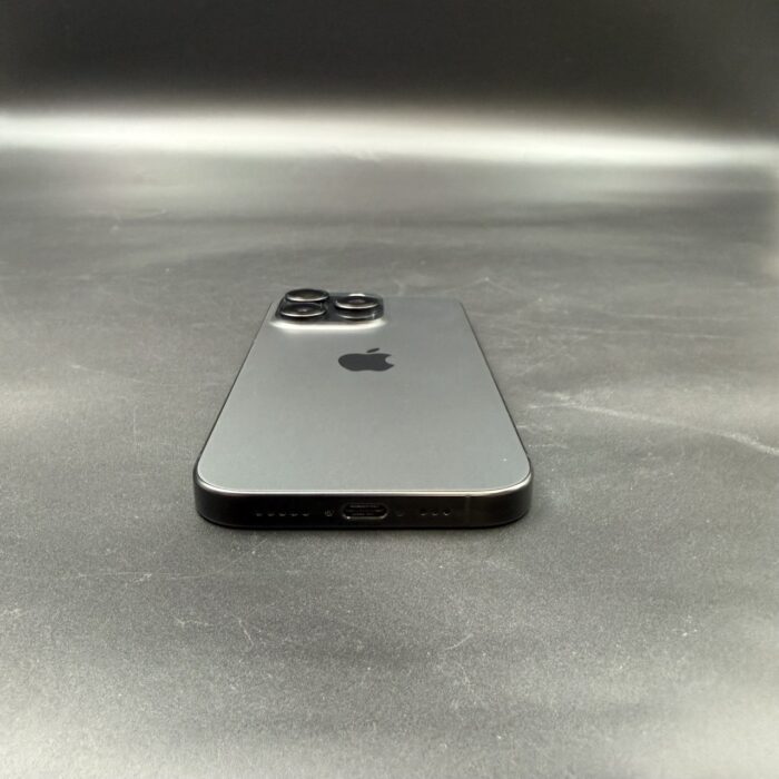 iPhone 16 Pro 256GB Black Titanium - Image 3