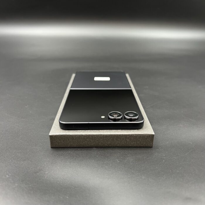 Samsung Galaxy Z Flip 7 512GB Jet Black - Image 7