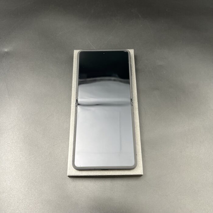 Samsung Galaxy Z Flip 7 512GB Jet Black - Image 8