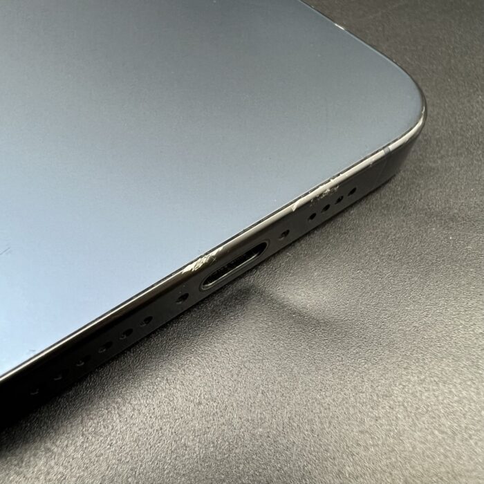 iPhone 15 Pro Max 256GB Blue Titanium (Cracked Back) - Image 4