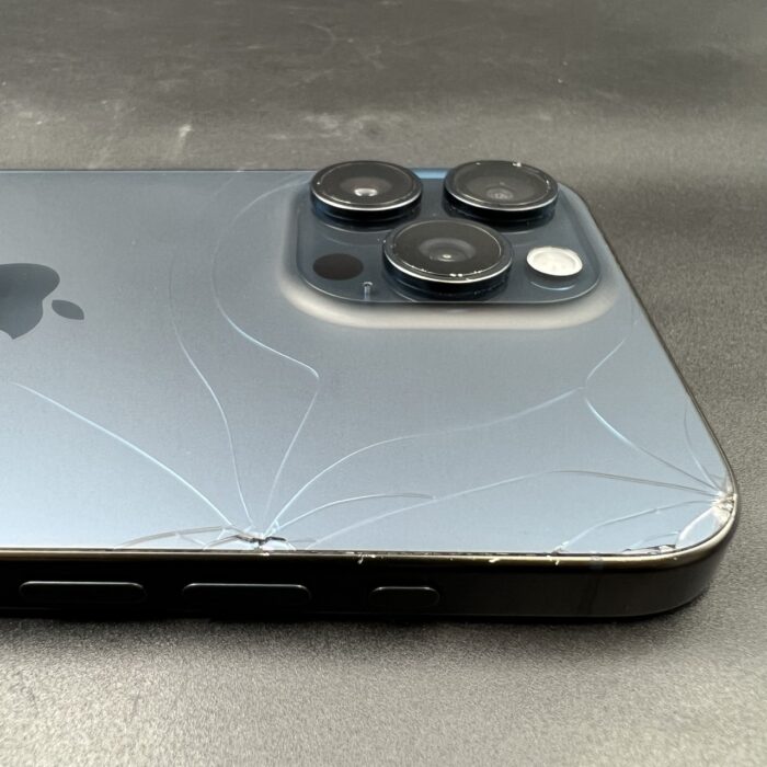 iPhone 15 Pro Max 256GB Blue Titanium (Cracked Back) - Image 6