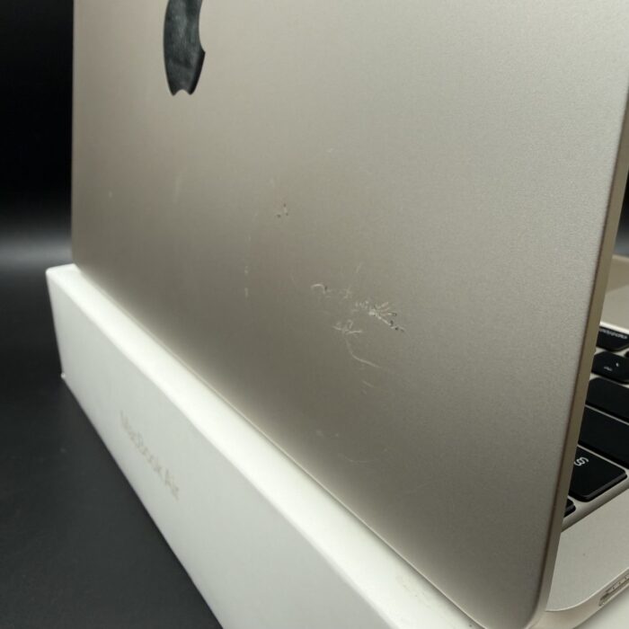 Macbook Air M2 13" 256GB Starlight - Image 4