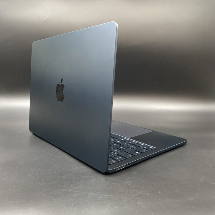 Macbook Air M2 13" 512GB Midnight - Image 2