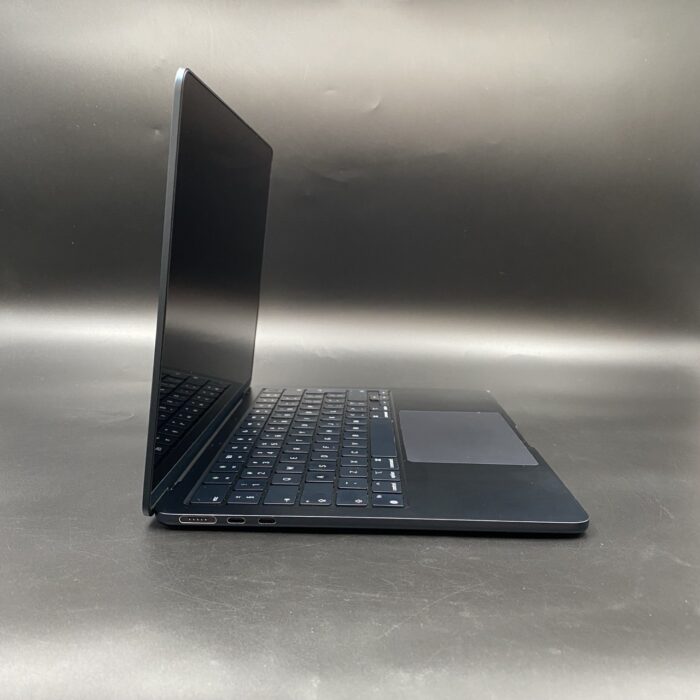 Macbook Air M2 13" 512GB Midnight - Image 3