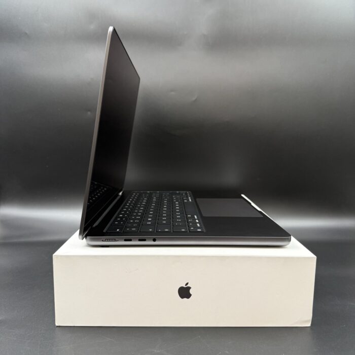 Macbook Pro 14" M4 Chip | 16GB Ram | 512GB | Space Black - Image 4