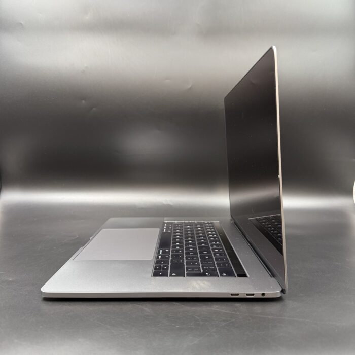 Macbook Pro 15" 2017 | 2,9GHz i7 | 16GB | 512GB Space Grey - Image 4