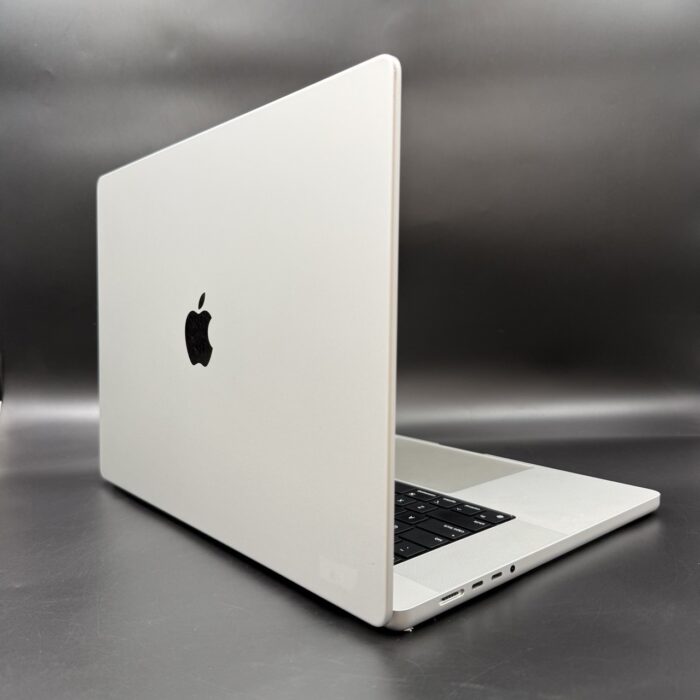 Macbook Pro 16" M1 Pro 32GB Ram 512GB Silver - Image 2
