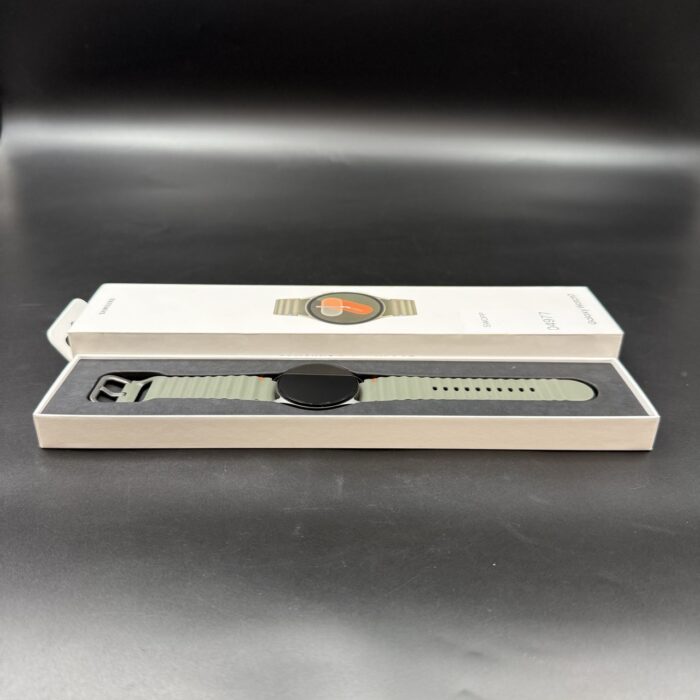 Samsung Galaxy Watch 7 40MM GPS Green - Image 2