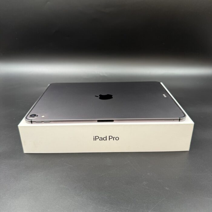 iPad Pro 11" (2018) 1TB Wifi + Cellular Space Gray - Image 3