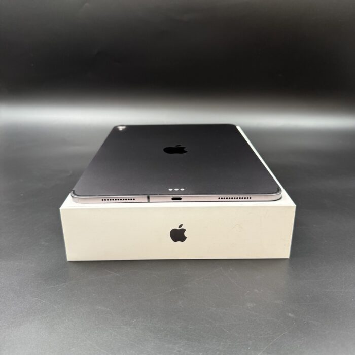 iPad Pro 11" (2018) 1TB Wifi + Cellular Space Gray - Image 4