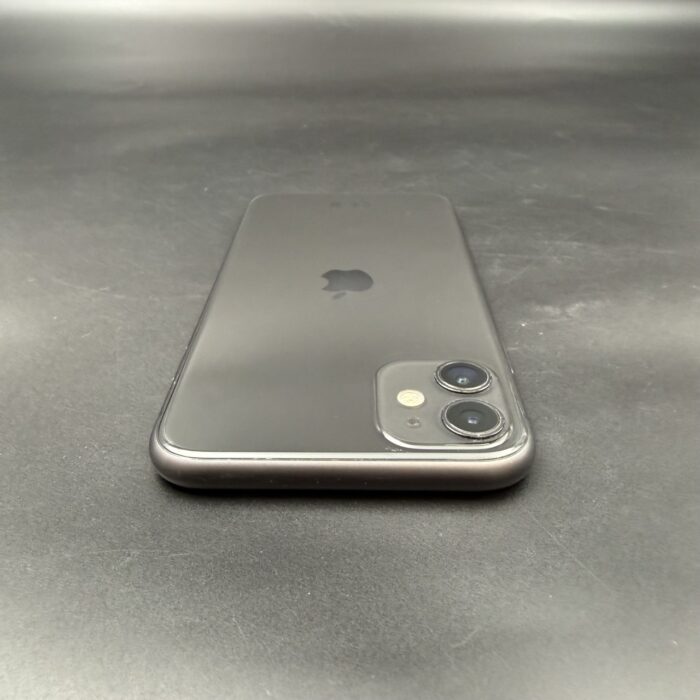 iPhone 11 256GB Black (Cracked screen) - Image 5