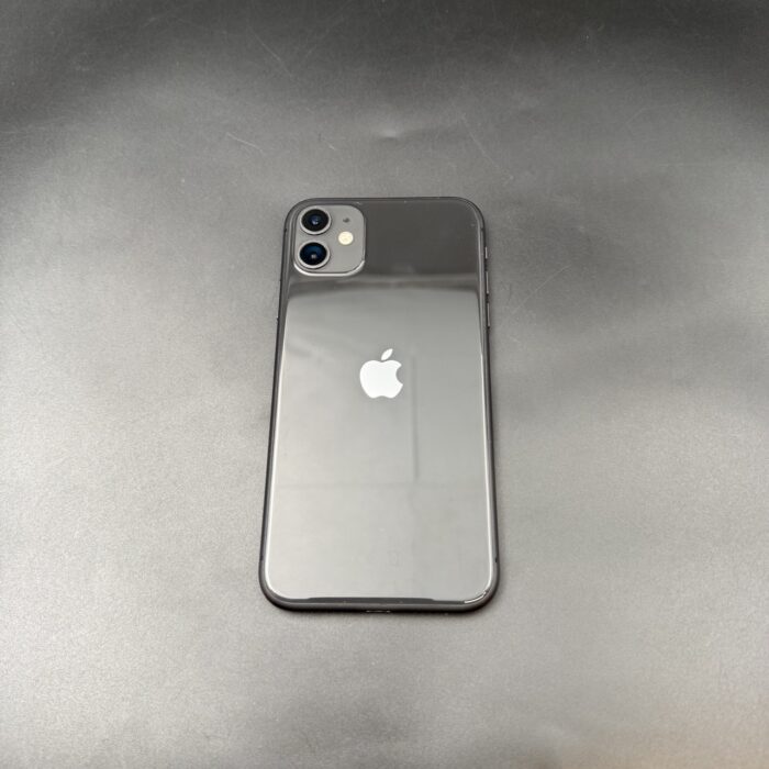 iPhone 11 256GB Black (Cracked screen) - Image 8