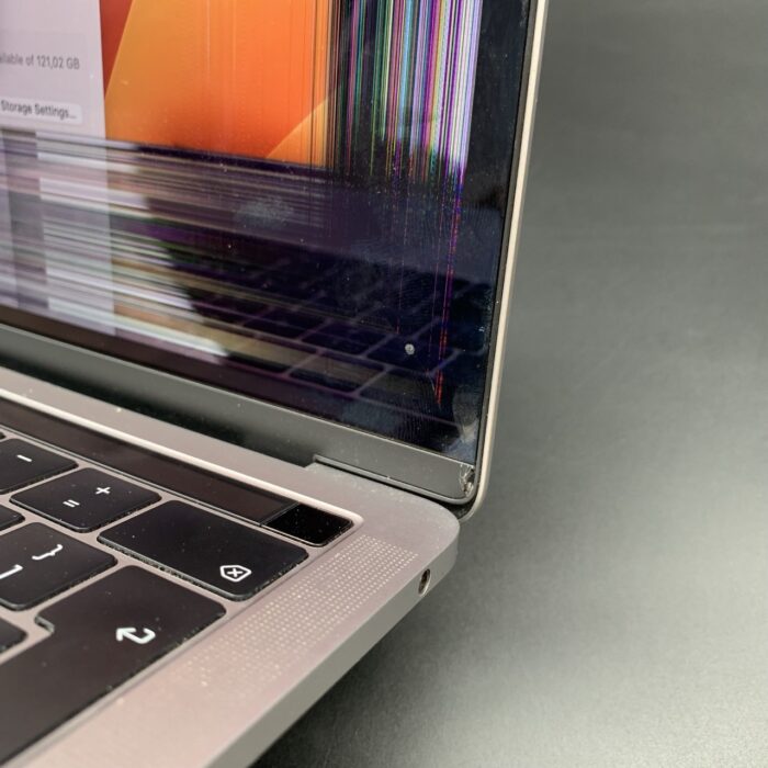 Macbook Pro 2019 13" 128GB | 1.4Ghz Core i5 | 8GB Ram | Space Grey (Cracked Screen) - Image 5