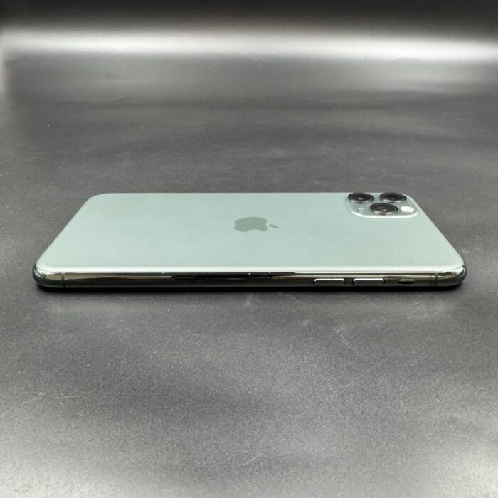 iPhone 11 Pro Max 256GB Green - Image 5