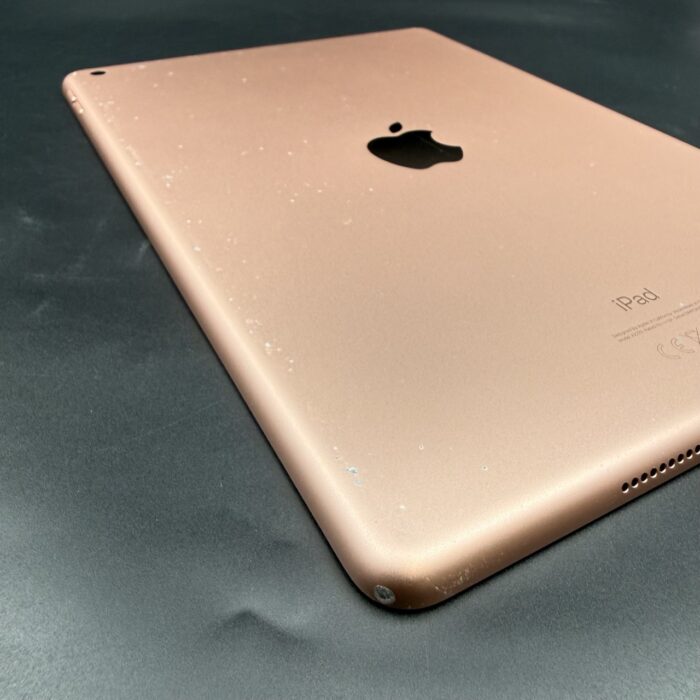 iPad 8th Gen 32GB Gold - Image 3