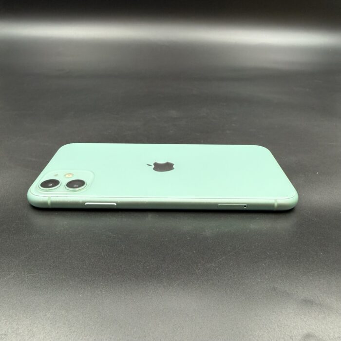 iPhone 11 128GB Green - Image 2