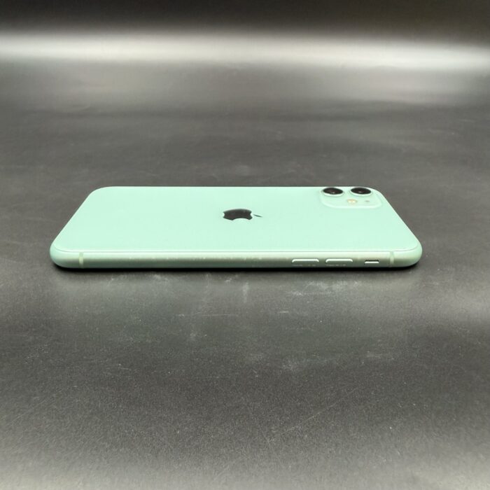 iPhone 11 128GB Green - Image 4