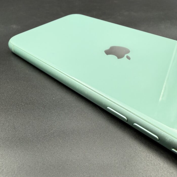 iPhone 11 128GB Green - Image 5