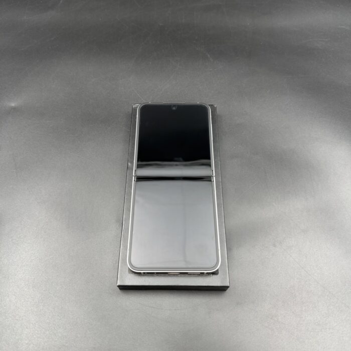 Samsung Galaxy Flip 6 256GB Silver Shadow - Image 7