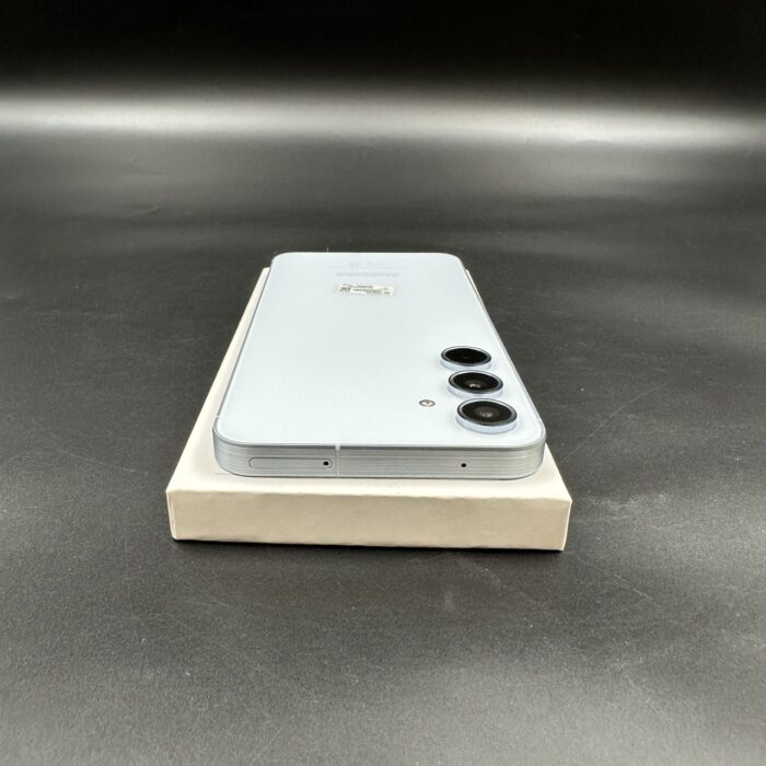 Samsung Galaxy A55 256GB Awesome Iceblue - Image 6